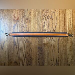 Parker Thatch Jackie Shoulder strap - cognac color leather on denim